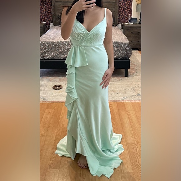 NWT Mac Duggal Satin Ruffled Asymmetrical Gown size 0 and 4 - Picture 2 of 3